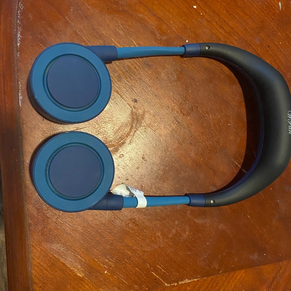 Blue Wireless NeckFan - Picture 3 of 4